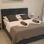Romantic Apartment Rohreggerova