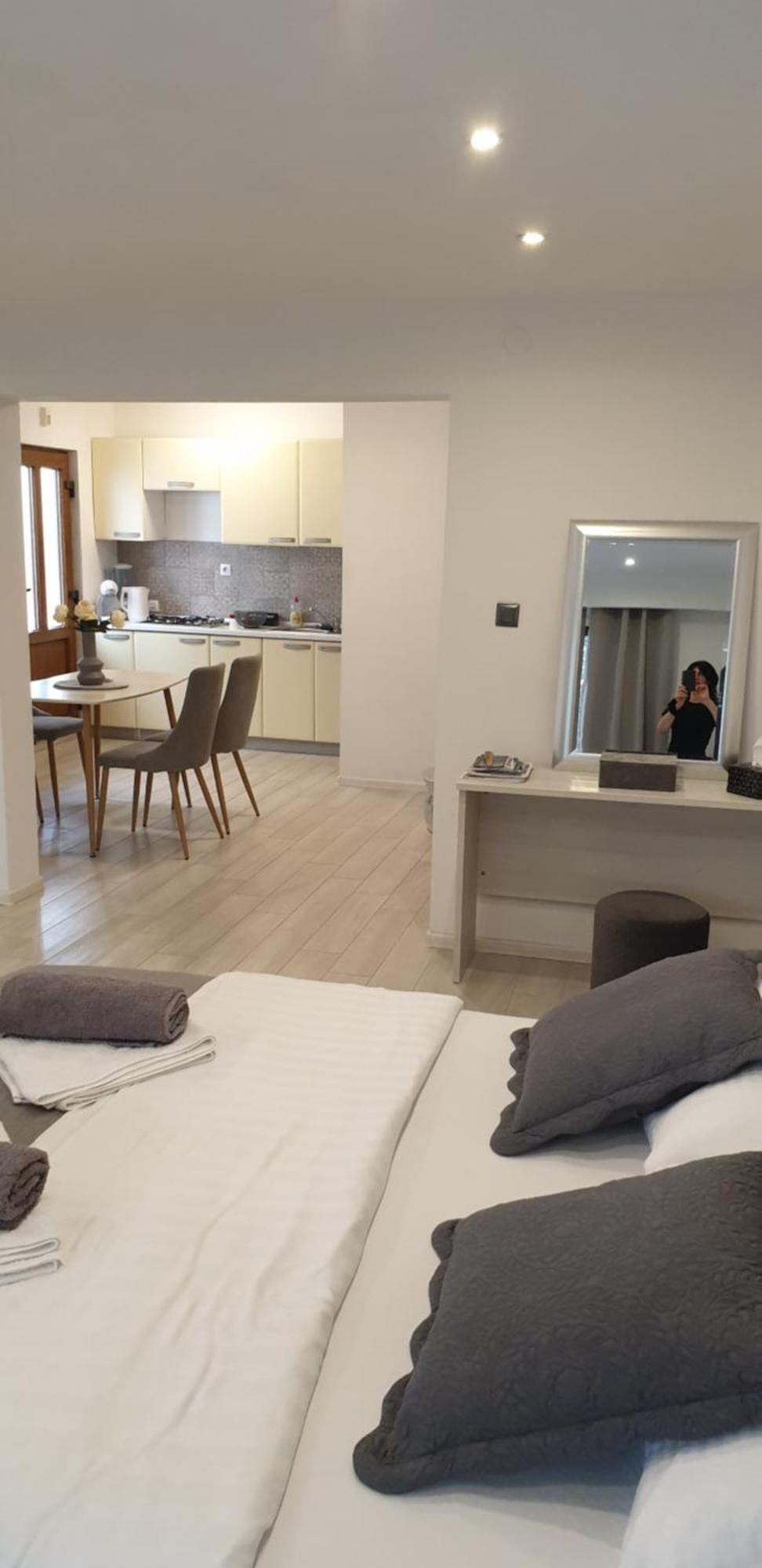 Apartment Romantic Rohreggerova