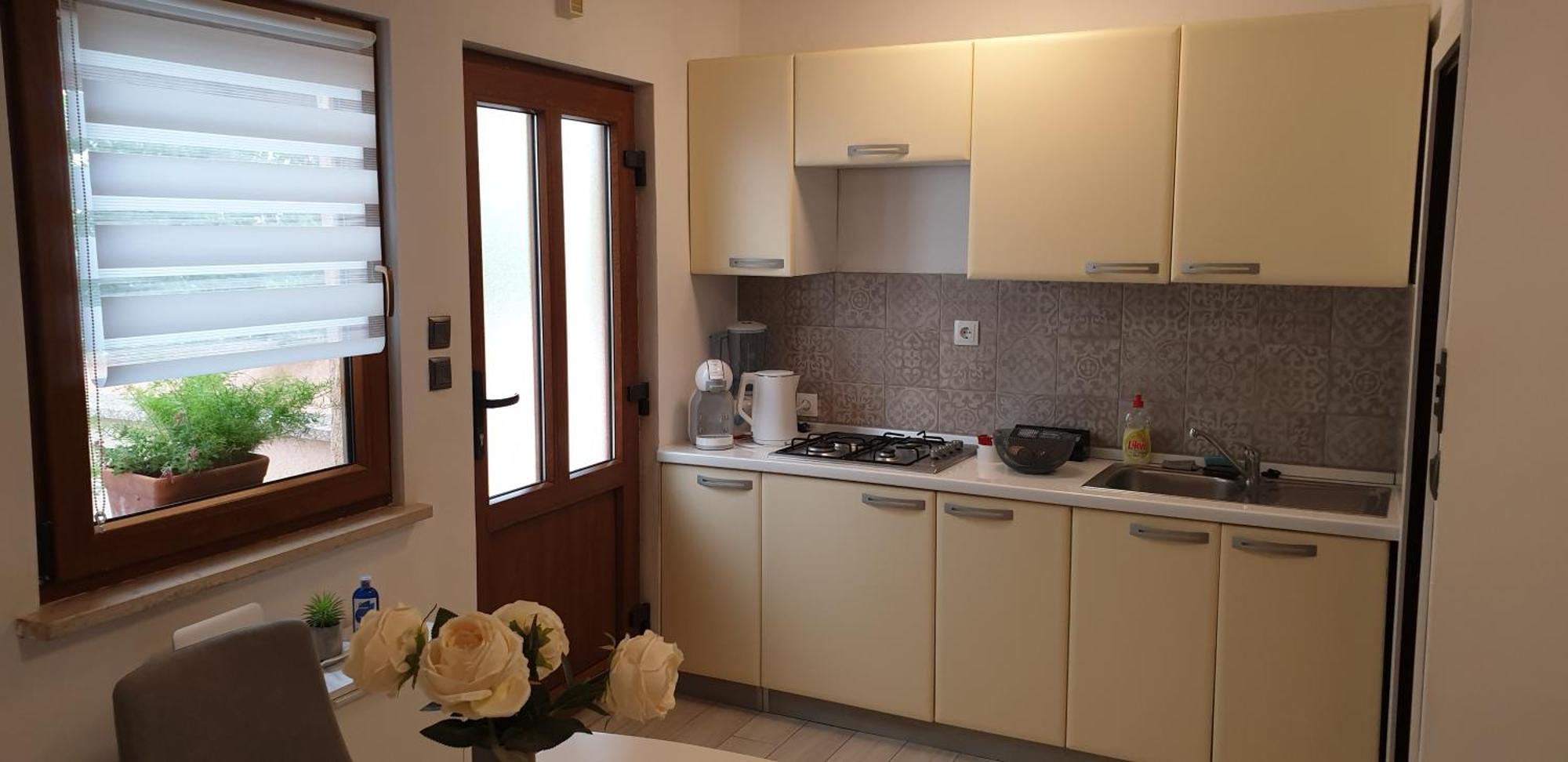 Romantic Rohreggerova Apartment